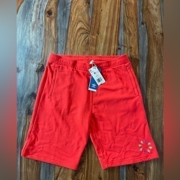 Adidas Sweat Shorts Kids Size XL - Picture 1 of 3